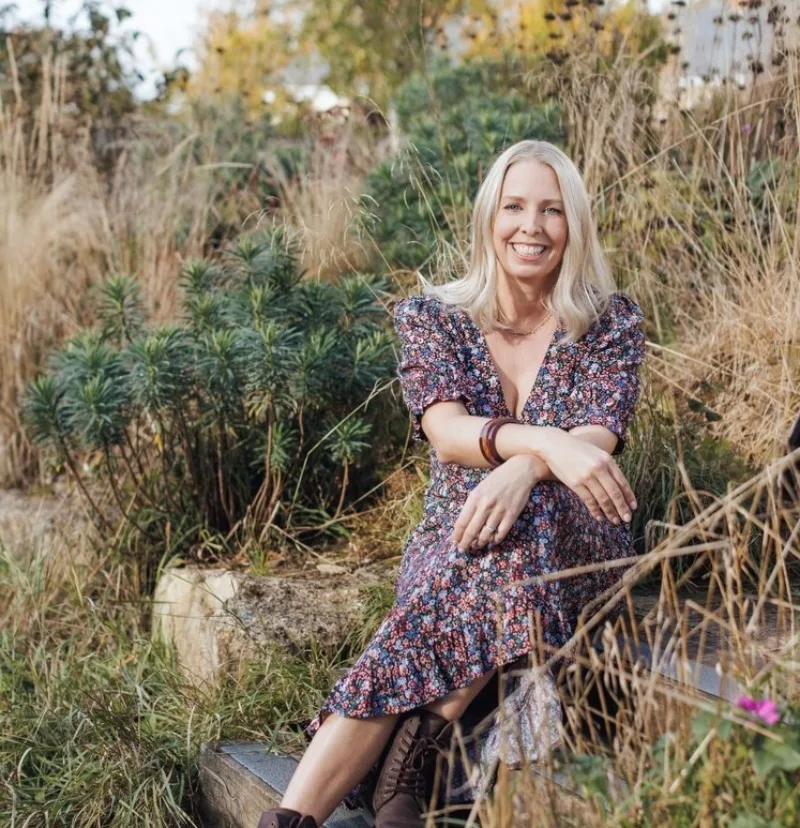 Hannah Richell (author), represented by Sarah Lutyens